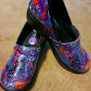 Nurse Shoes  Clogs  sz 6.5